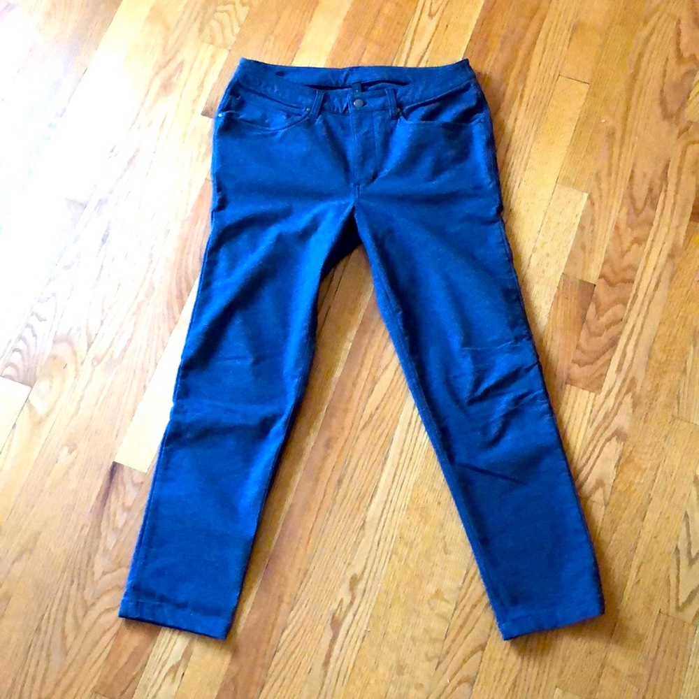 Lululemon ABC pants (slim). Blue. 32x28. Hemmed by Lululemon. Very stretchy.